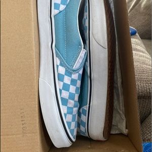 My son doesn’t fit them anymore boys 5 or womens 7